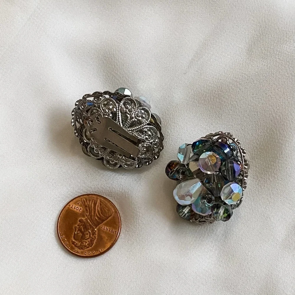 VTG Aurora Borealis Cluster Bead Clip Earrings - Picture 3 of 7